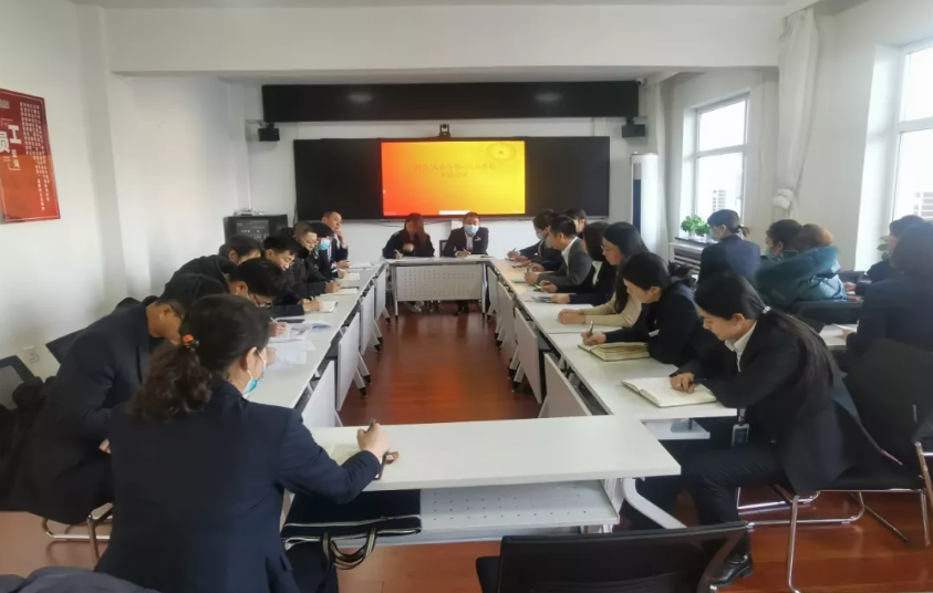 鞍勤集團(tuán)、溫泉集團(tuán)召開“兩會(huì)”及元旦春節(jié)信訪維穩(wěn)專題會(huì)議