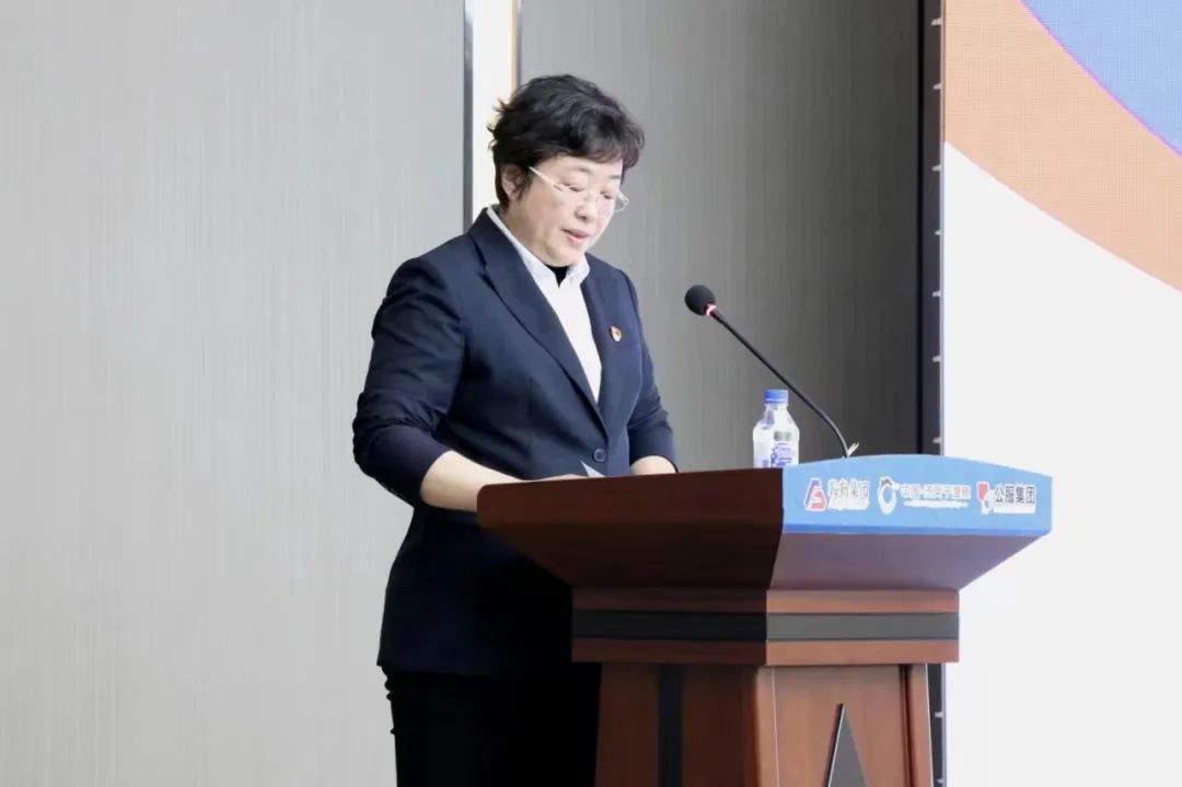 鞍勤集團(tuán)、溫泉集團(tuán)、公服集團(tuán)2023年新任干部任前集體談話及集體送任儀式圓滿結(jié)束